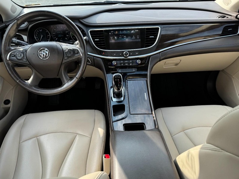 Buick LaCrosse Vehicle Image 11