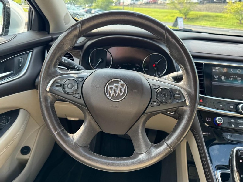 Buick LaCrosse Vehicle Image 12