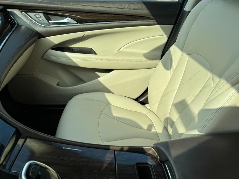 Buick LaCrosse Vehicle Image 13