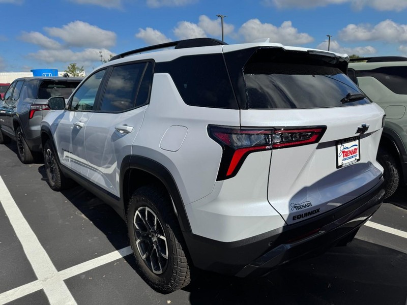Chevrolet Equinox Vehicle Image 03
