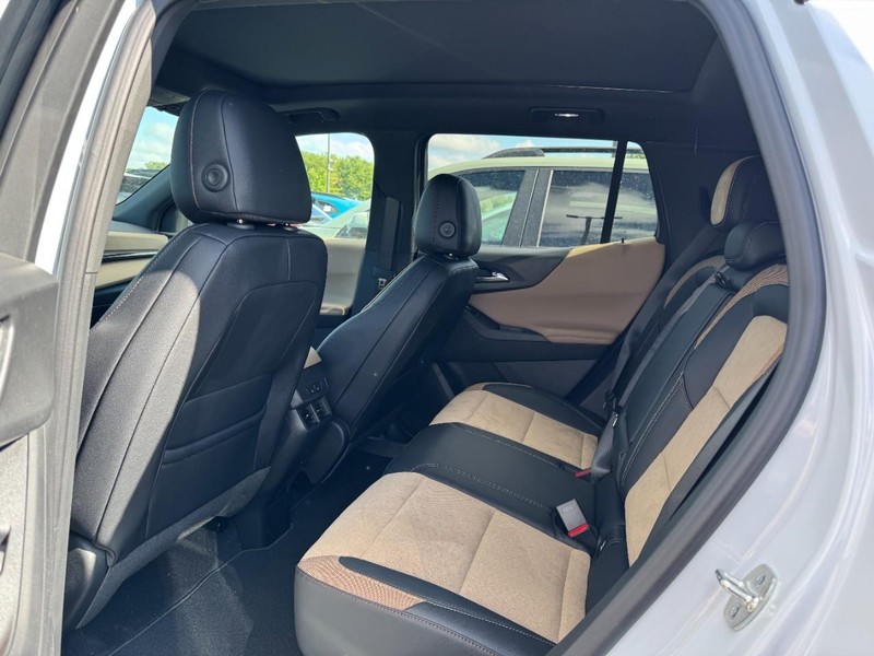 Chevrolet Equinox Vehicle Image 05