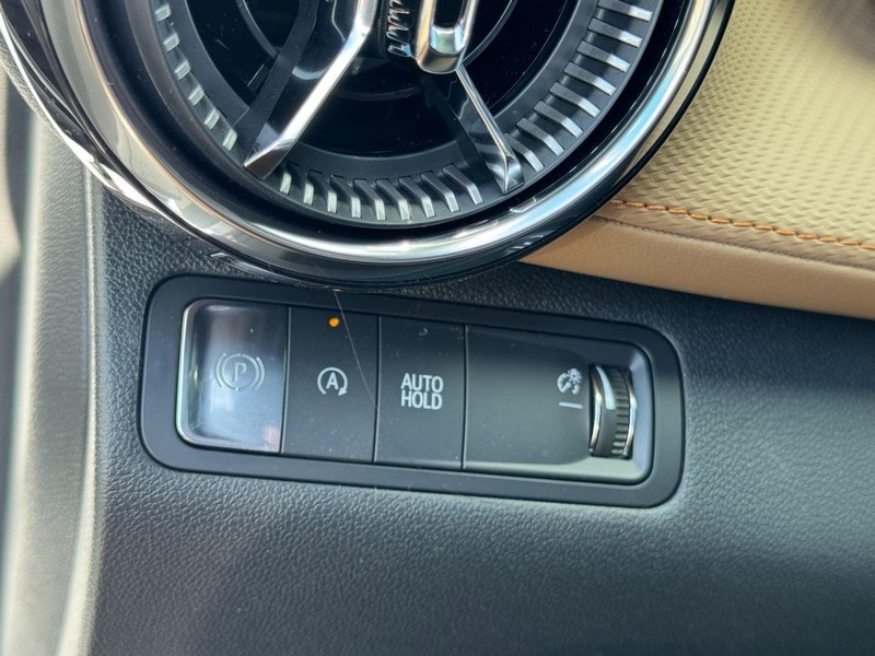 Chevrolet Equinox Vehicle Image 10