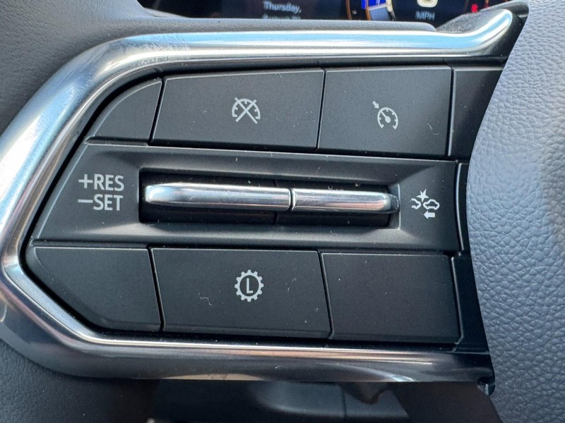 Chevrolet Equinox Vehicle Image 11