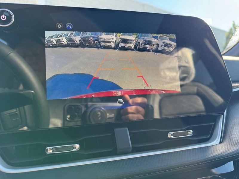 Chevrolet Equinox Vehicle Image 17
