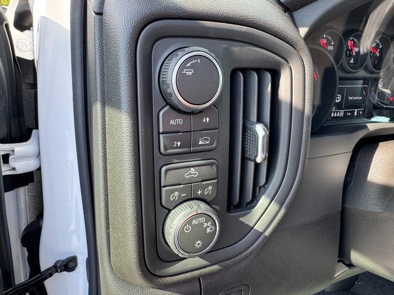 Chevrolet Silverado 1500 Vehicle Image 13