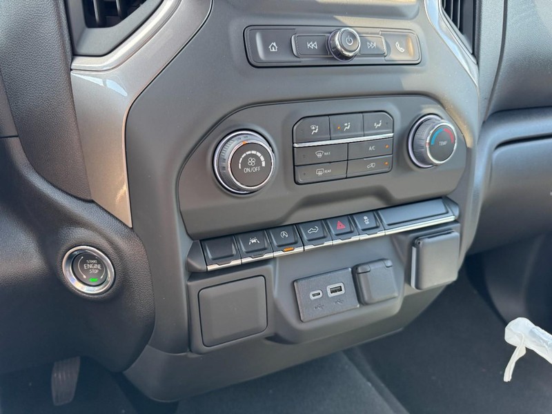 Chevrolet Silverado 1500 Vehicle Image 15