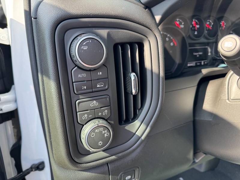 Chevrolet Silverado 1500 Vehicle Image 13