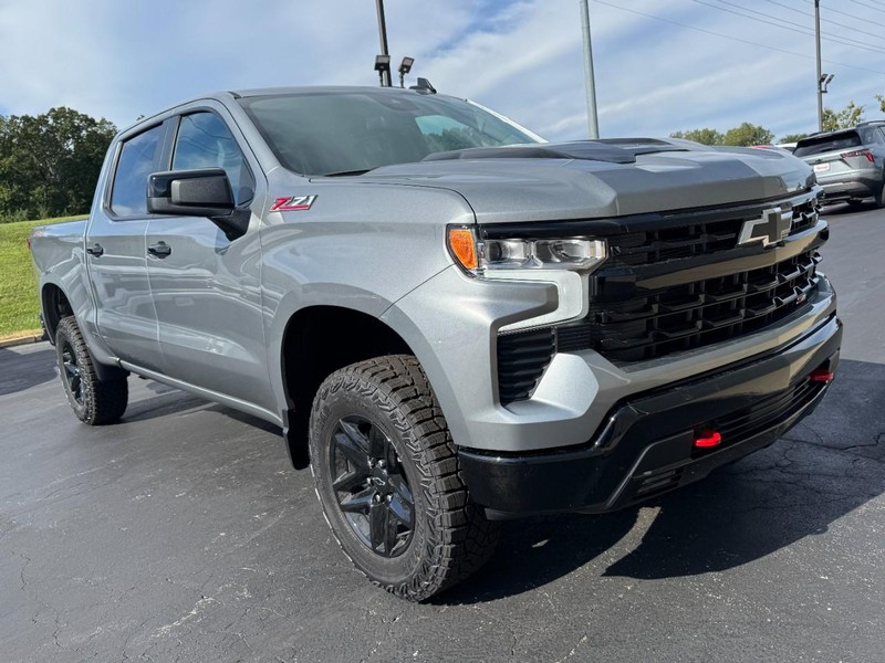 Chevrolet Silverado 1500 Vehicle Image 02