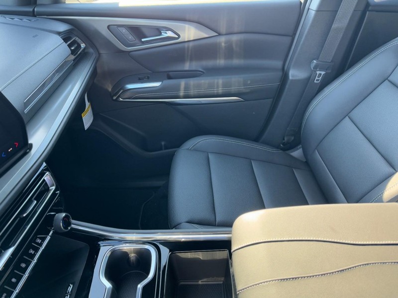 Chevrolet Traverse Vehicle Image 10