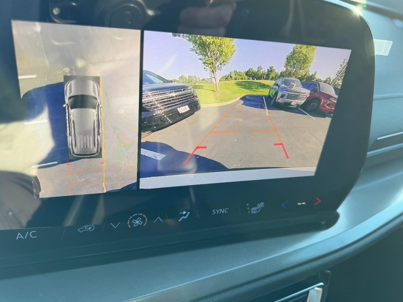 Chevrolet Traverse Vehicle Image 18