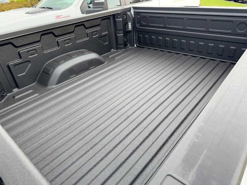 Chevrolet Silverado 2500HD Vehicle Image 06