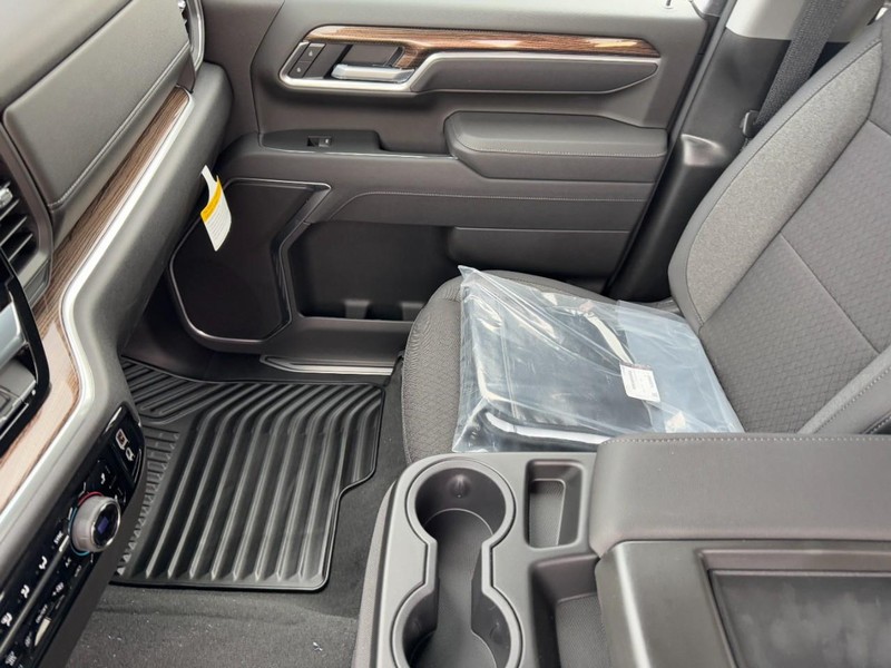 Chevrolet Silverado 2500HD Vehicle Image 08