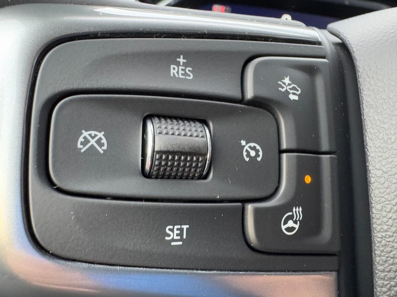 Chevrolet Silverado 2500HD Vehicle Image 12