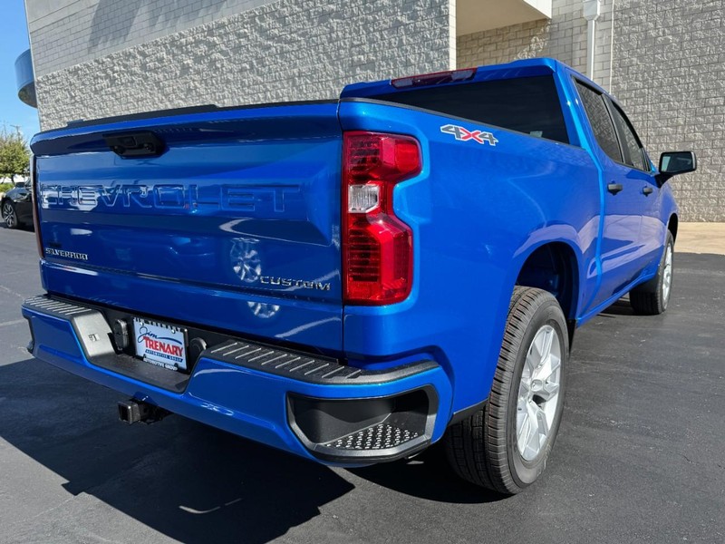Chevrolet Silverado 1500 Vehicle Image 04