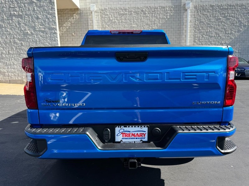 Chevrolet Silverado 1500 Vehicle Image 05