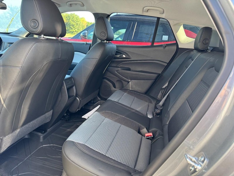Chevrolet Trax Vehicle Image 05