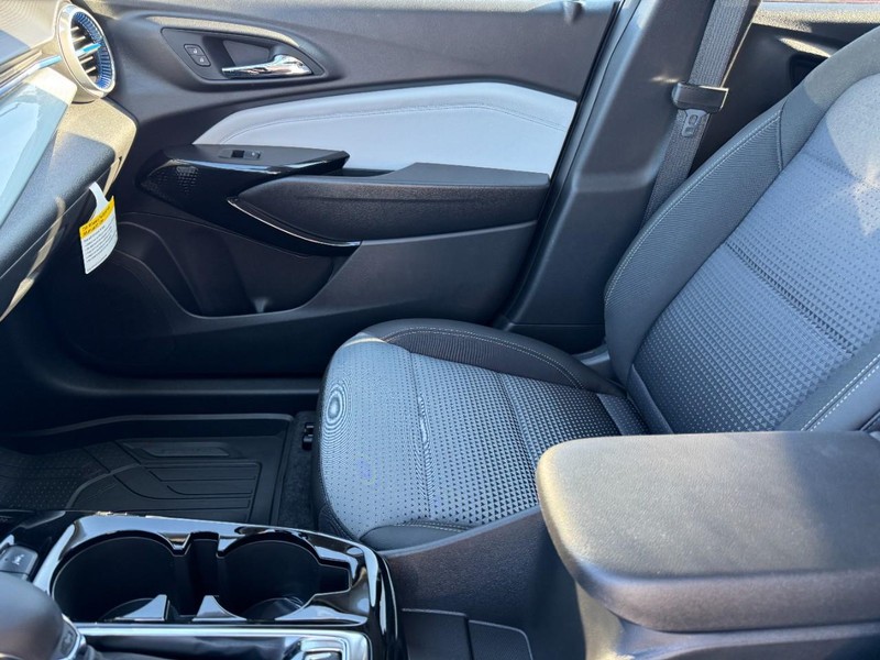 Chevrolet Trax Vehicle Image 07