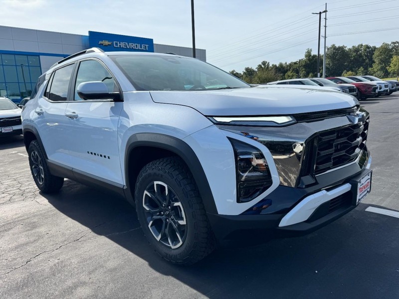 Chevrolet Equinox Vehicle Image 02