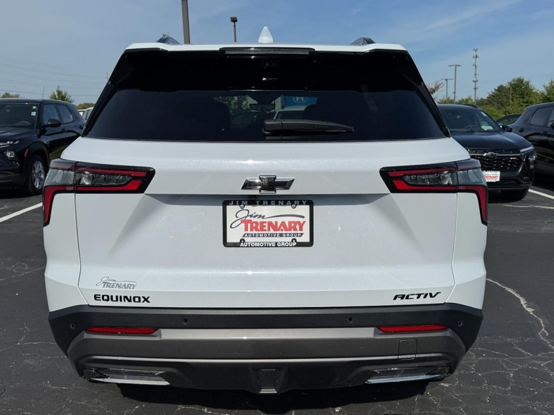 Chevrolet Equinox Vehicle Image 04