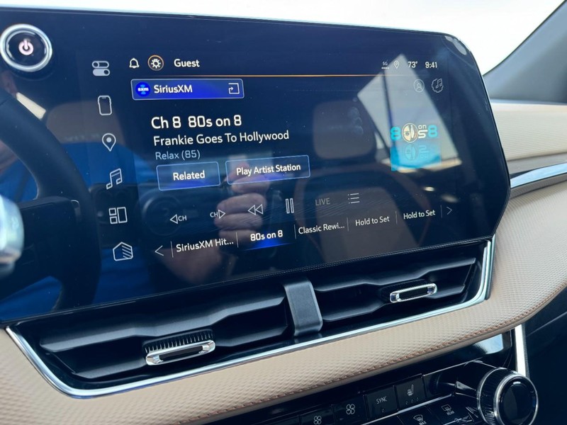 Chevrolet Equinox Vehicle Image 15