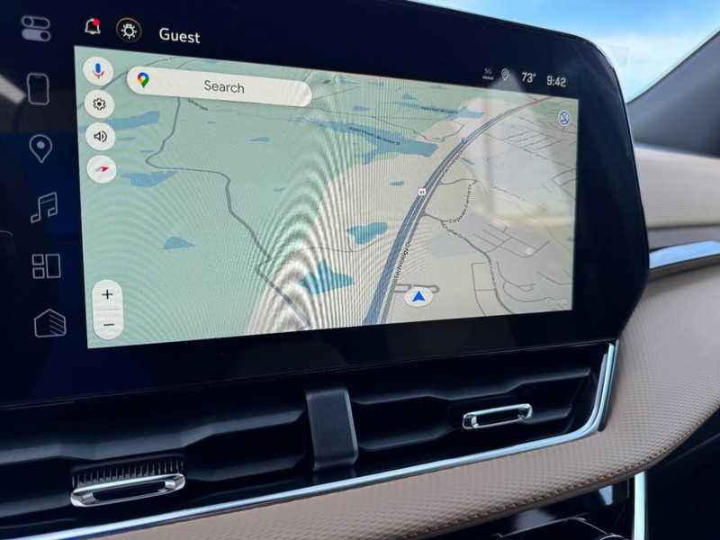 Chevrolet Equinox Vehicle Image 16