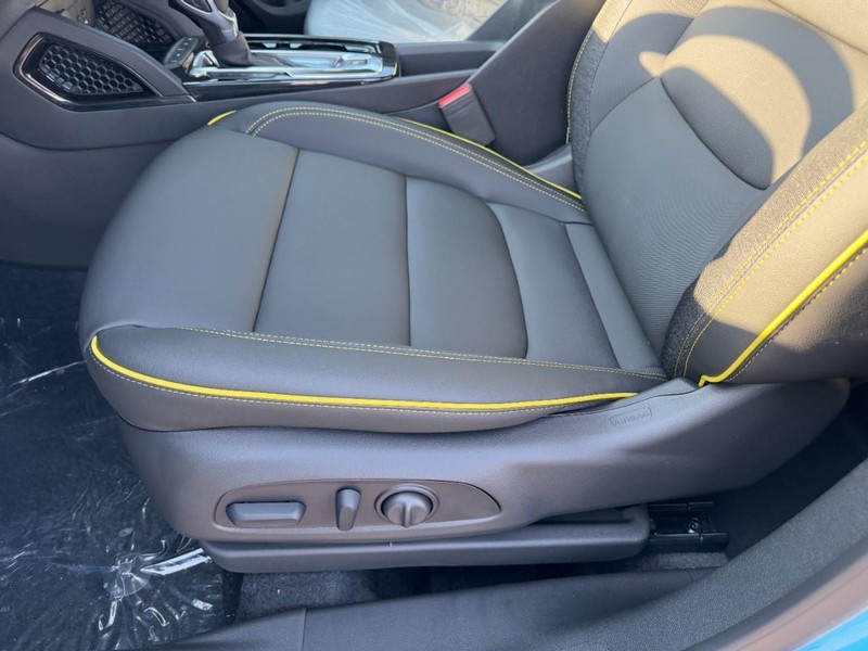 Chevrolet TrailBlazer Vehicle Image 08