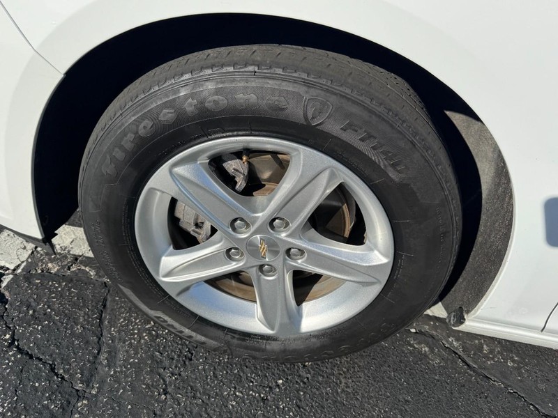 Chevrolet Malibu Vehicle Image 07
