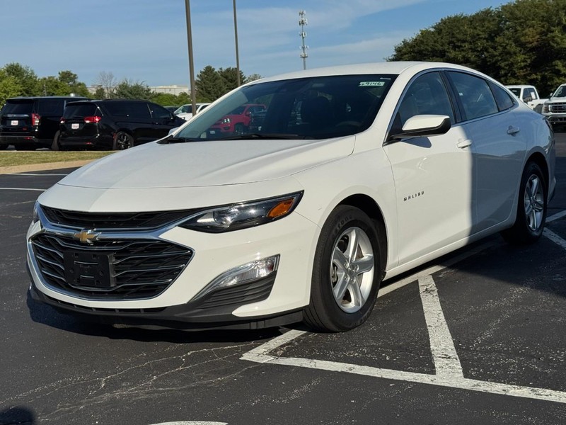 Chevrolet Malibu Vehicle Image 08