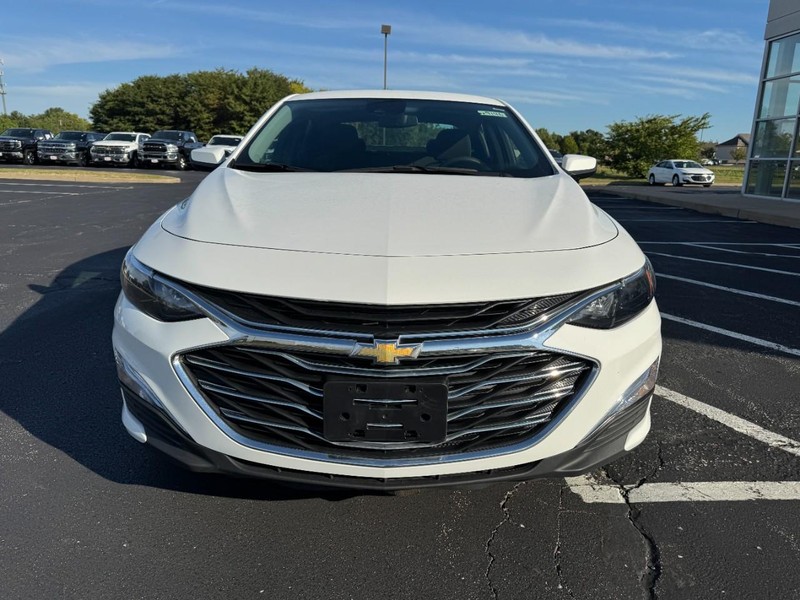 Chevrolet Malibu Vehicle Image 09