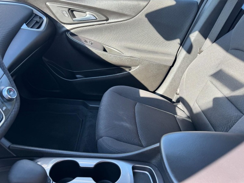Chevrolet Malibu Vehicle Image 13