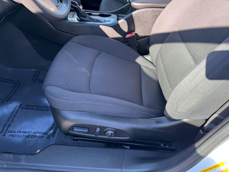 Chevrolet Malibu Vehicle Image 14