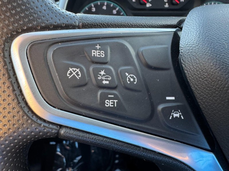 Chevrolet Malibu Vehicle Image 16