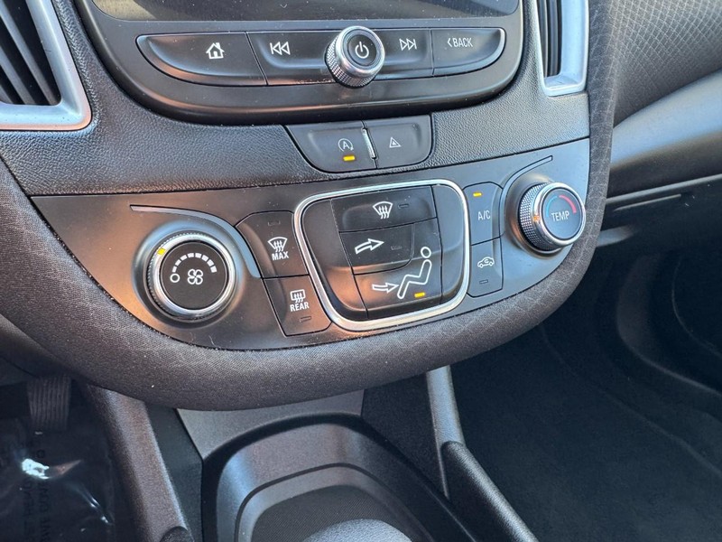 Chevrolet Malibu Vehicle Image 18