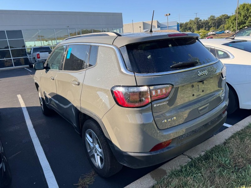 Jeep Compass Vehicle Image 04
