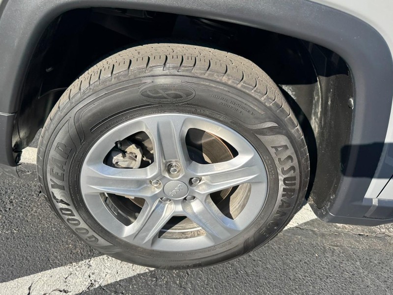 Jeep Compass Vehicle Image 07