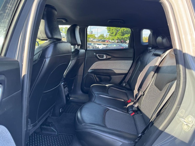 Jeep Compass Vehicle Image 10