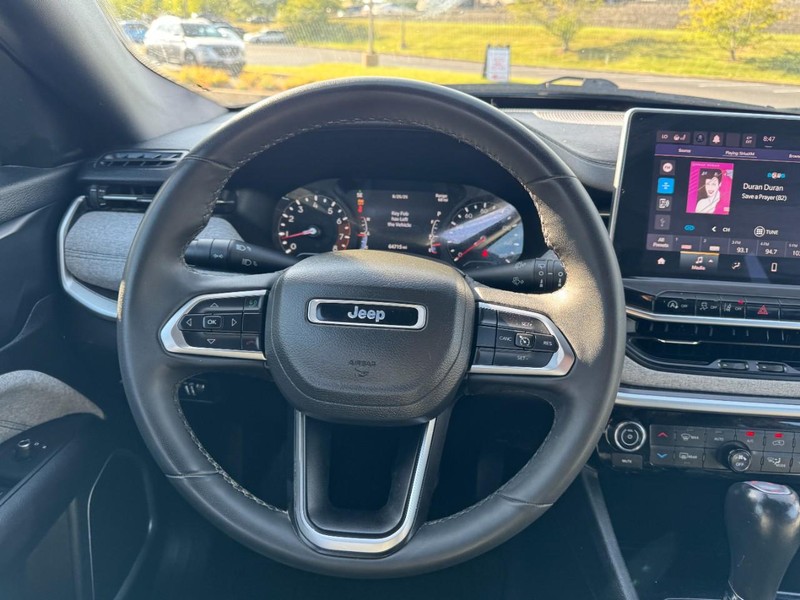 Jeep Compass Vehicle Image 12