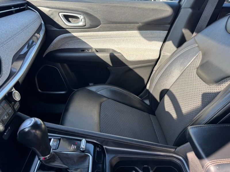 Jeep Compass Vehicle Image 13