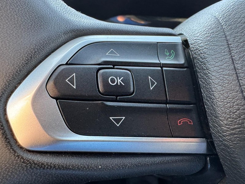 Jeep Compass Vehicle Image 16