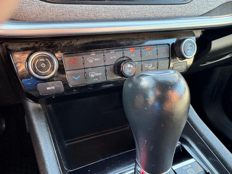 Jeep Compass Vehicle Image 18