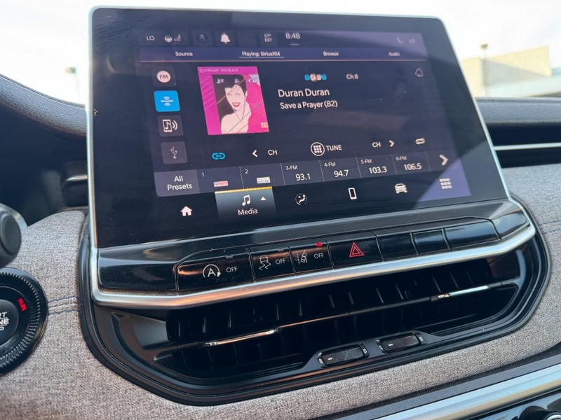 Jeep Compass Vehicle Image 19