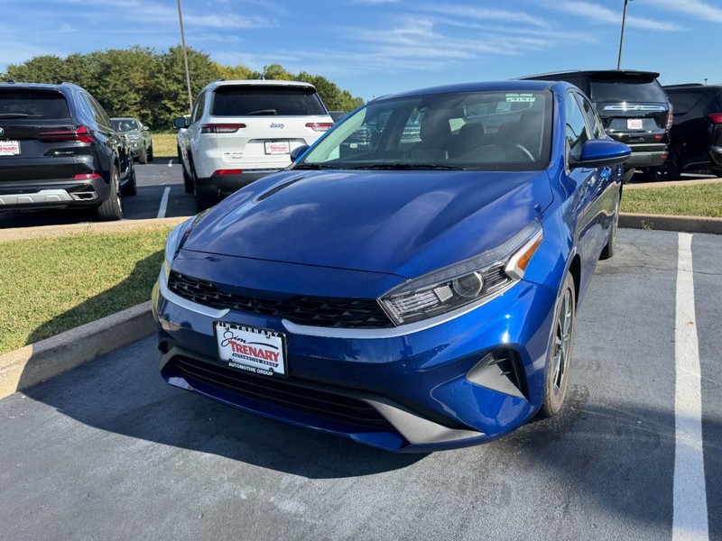 Kia Forte Vehicle Image 02