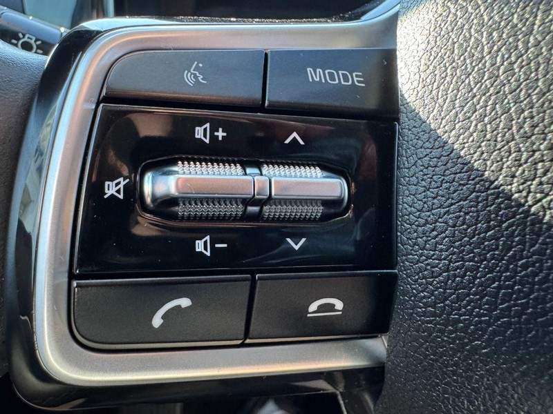Kia Sorento Vehicle Image 16