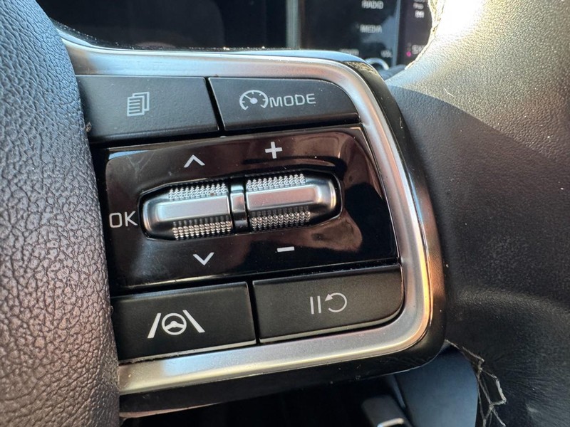 Kia Sorento Vehicle Image 17