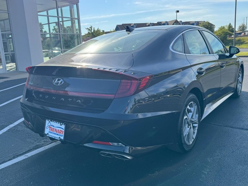 Hyundai Sonata Vehicle Image 03
