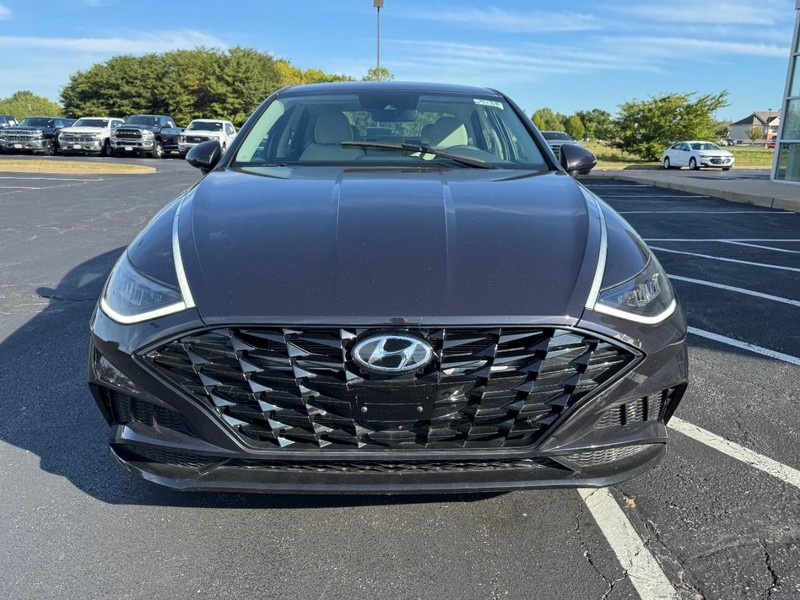 Hyundai Sonata Vehicle Image 09