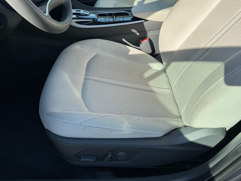 Hyundai Sonata Vehicle Image 14