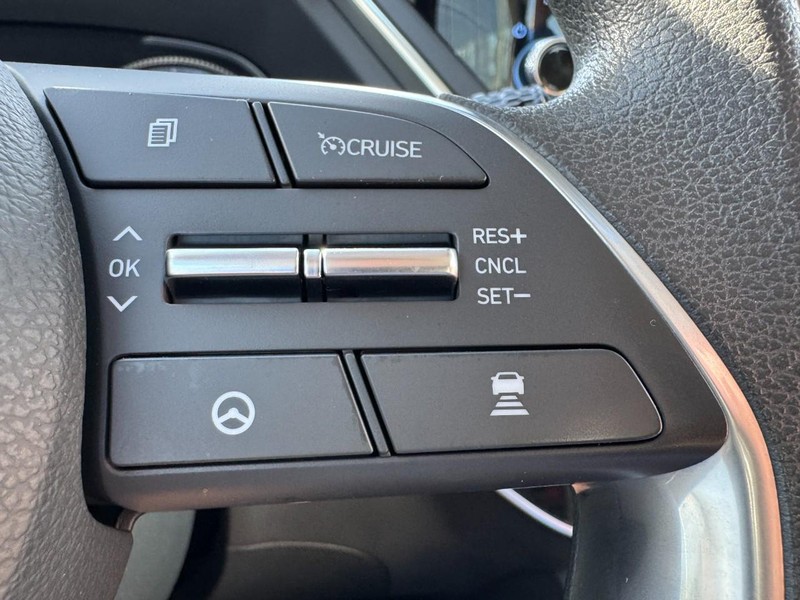 Hyundai Sonata Vehicle Image 17