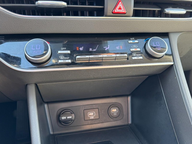 Hyundai Sonata Vehicle Image 18