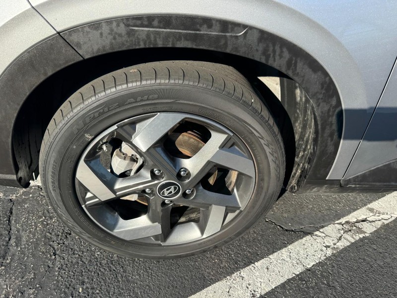 Hyundai Venue Vehicle Image 07